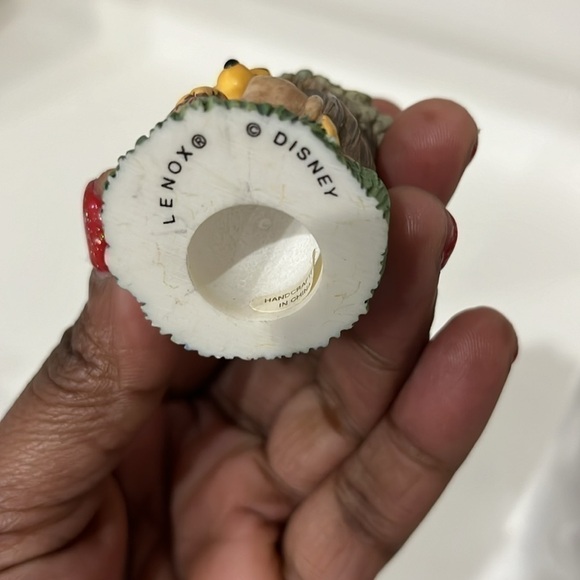 Lenox Disney Magic Collection Winnie the Pooh Thimble Figurine - Picture 7 of 7